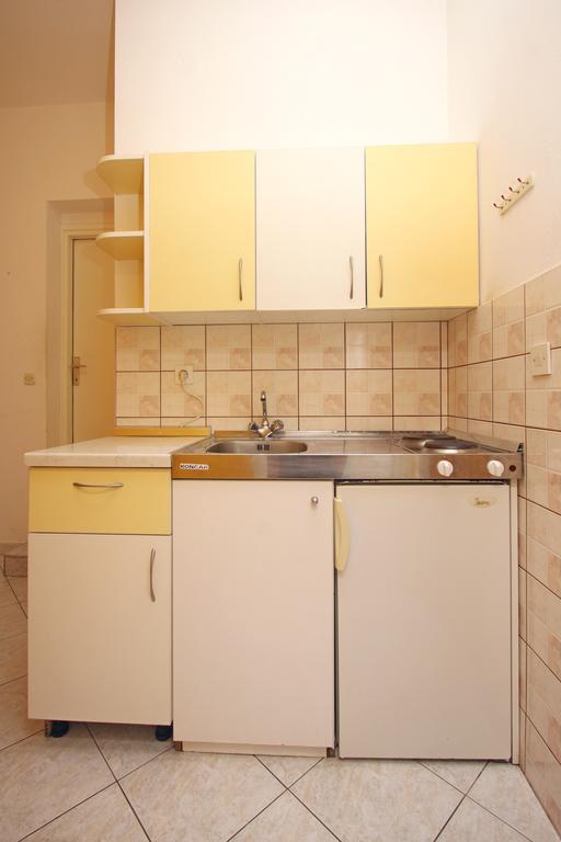 Apartments And Rooms Vesna Novalja Exterior photo